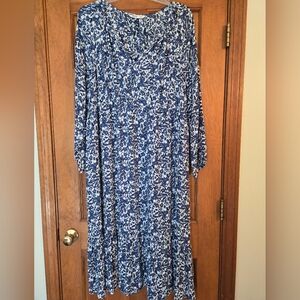 Pretty NWT Blue and White Patterned Midi Dress SZ XL